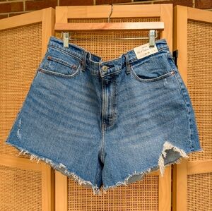 NWT Abercrombie and Fitch The High Rise 4" Mom Short